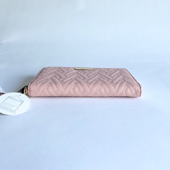 New Adrienne Vittadini Pink Leather Zip Around Wallet - Picture 6 of 16
